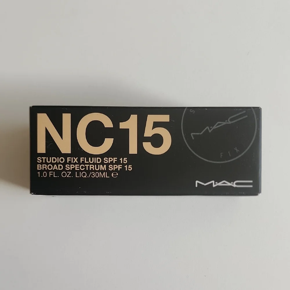 MAC Cosmetics Studio Fix Fluid NC15 - Picture 2 of 4